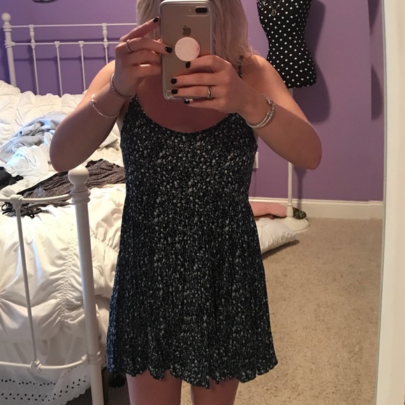 Don’t Ask Why dress by American Eagle - Picture 6 of 6